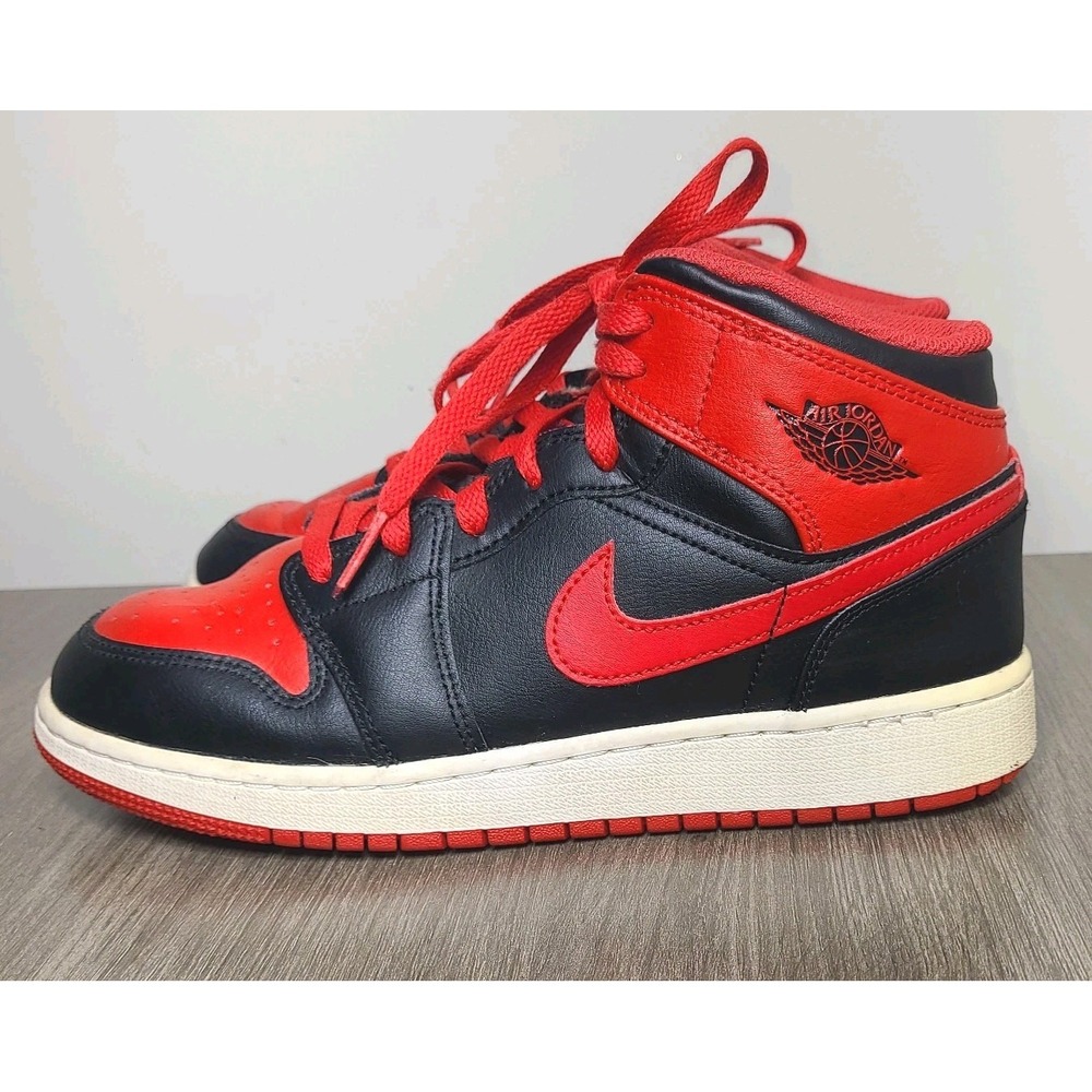 Nike Air Jordan 1 Mid GS Black Fire Red Alternate Bred Sneakers Boys Size 6.5Y